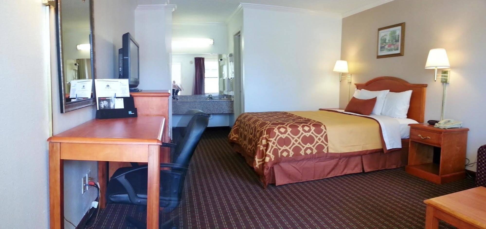 Americas Best Value Inn Bowie Екстериор снимка