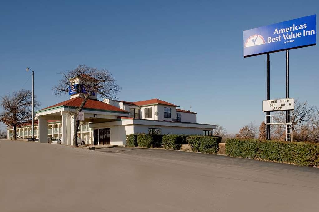 Americas Best Value Inn Bowie Екстериор снимка