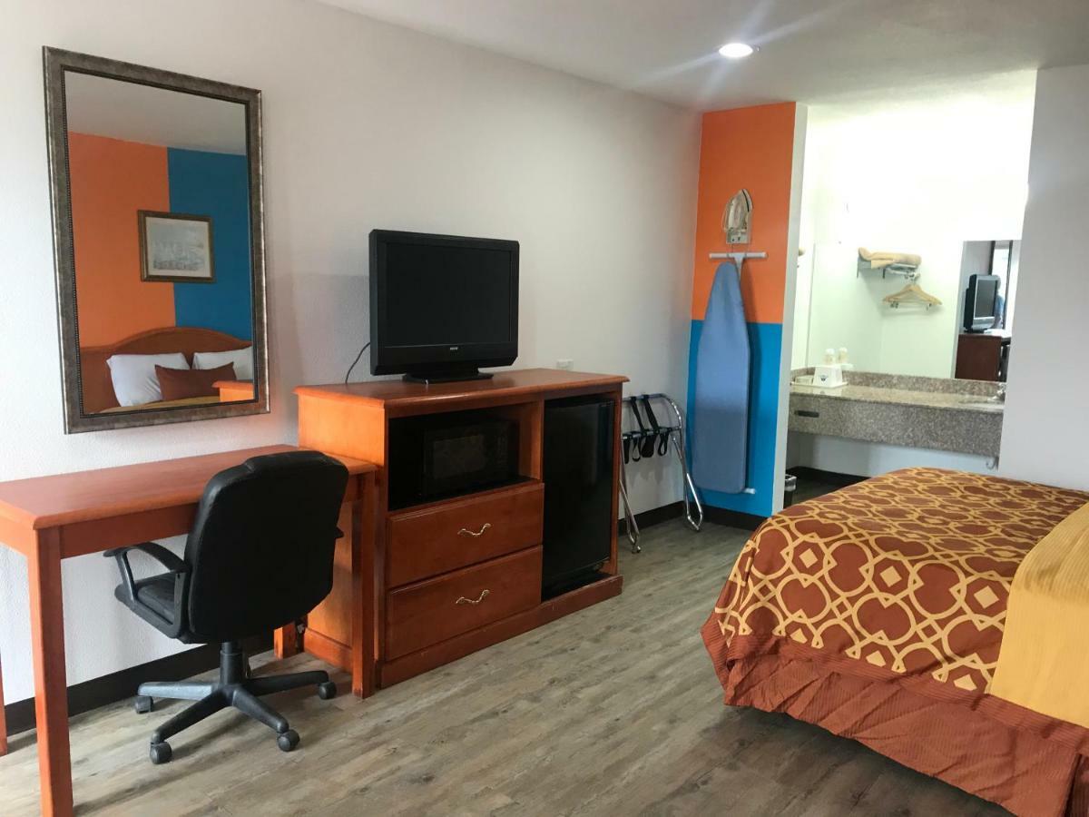 Americas Best Value Inn Bowie Екстериор снимка